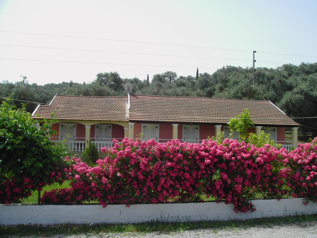 Nikos Apartments Acharavi  Esterno foto
