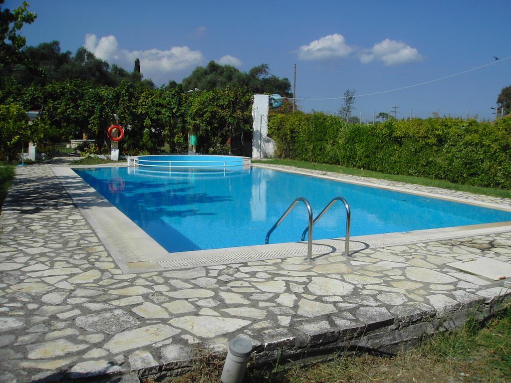 Nikos Apartments Acharavi  Esterno foto