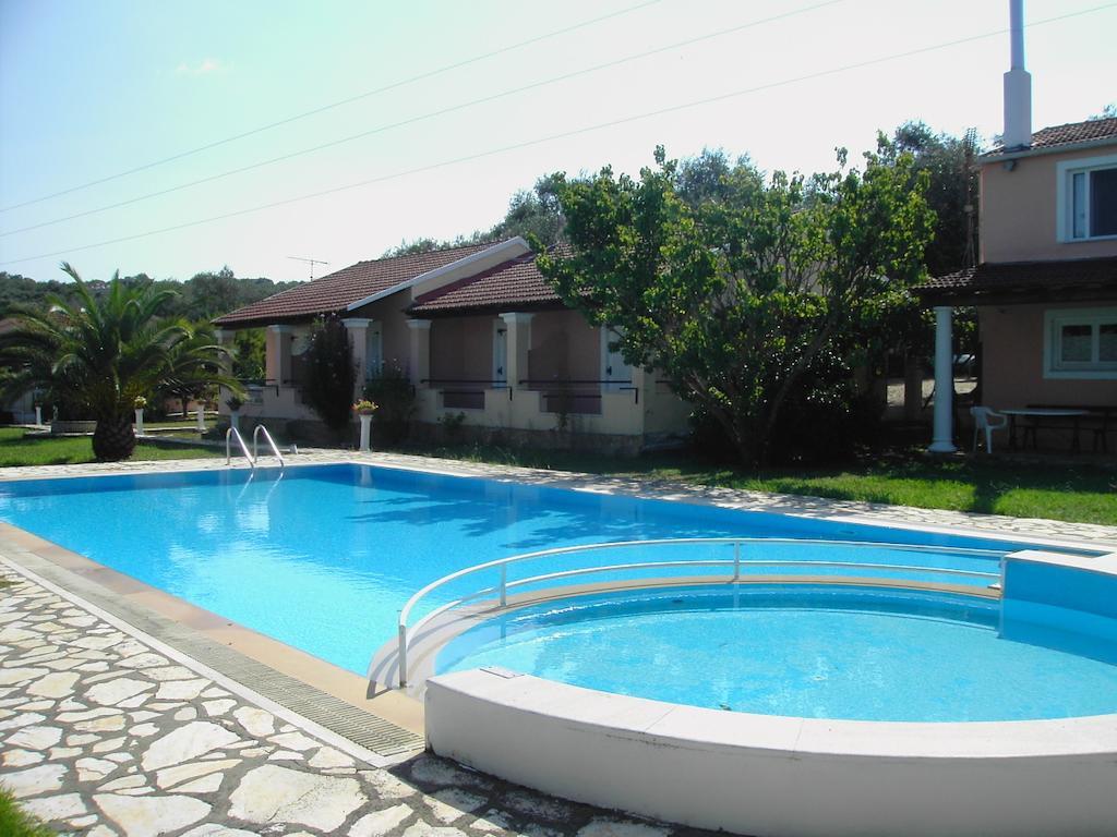 Nikos Apartments Acharavi  Esterno foto